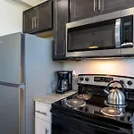 2Br Exclusive Retreat Near Henry Ford