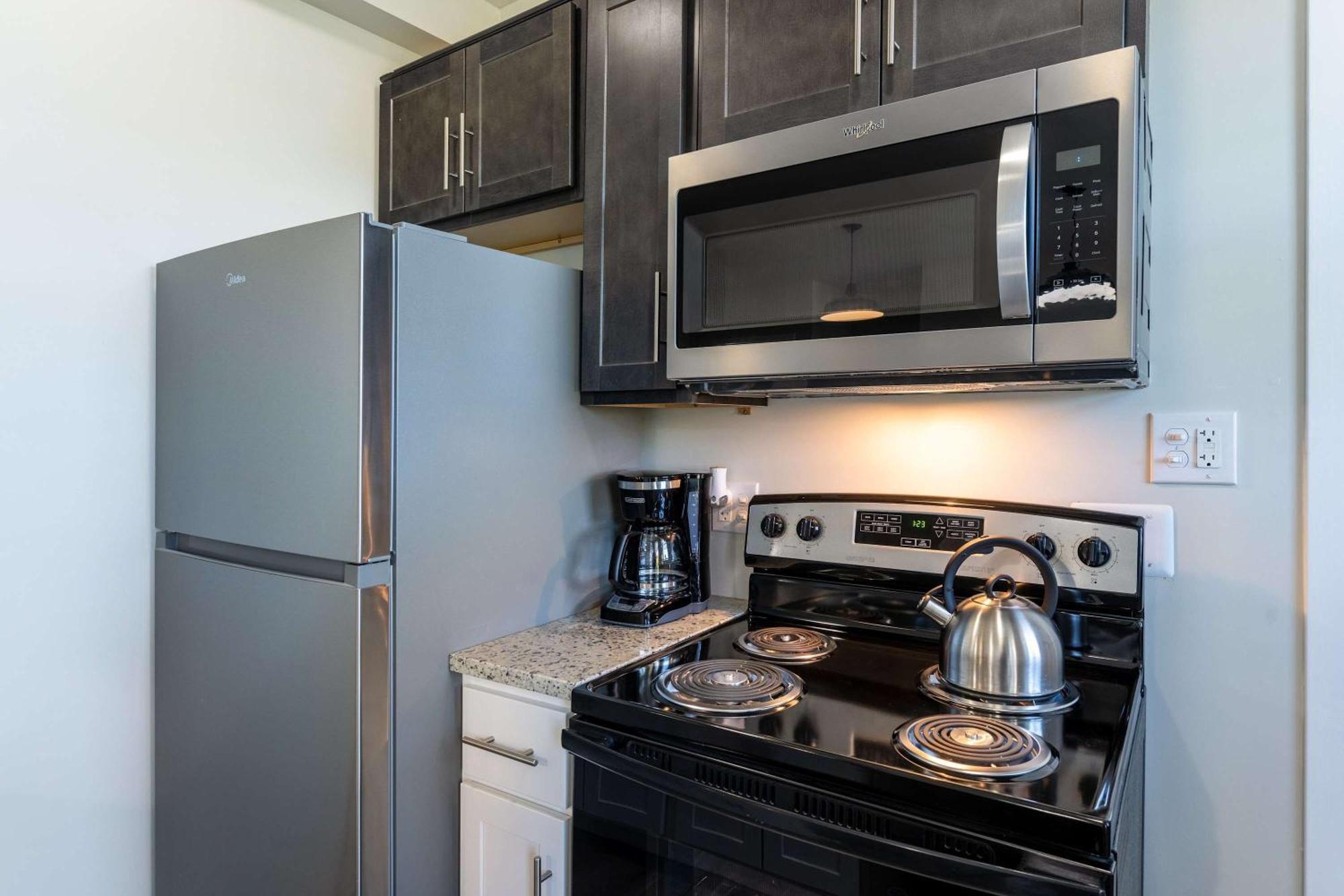 2br Exclusive Retreat Near Henry Ford Detroit